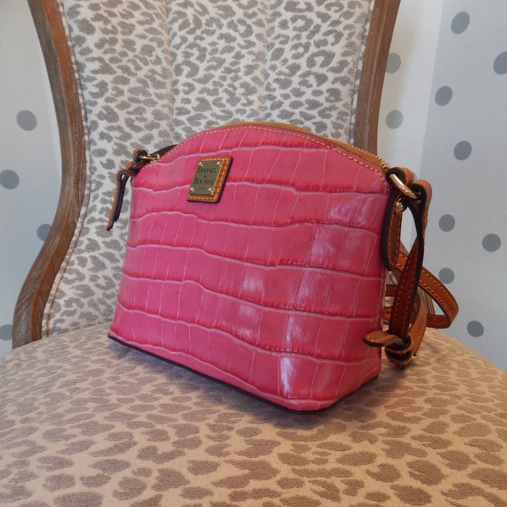 Dooney & Bourke Suki Crossbody Pink Croc NWT - Picture 2 of 16